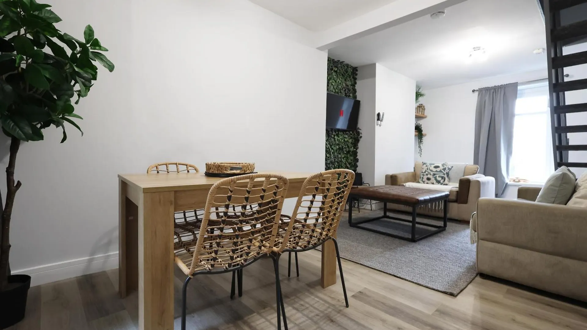 City, Sleeps 5, Tv Every Room Swansea Holiday home