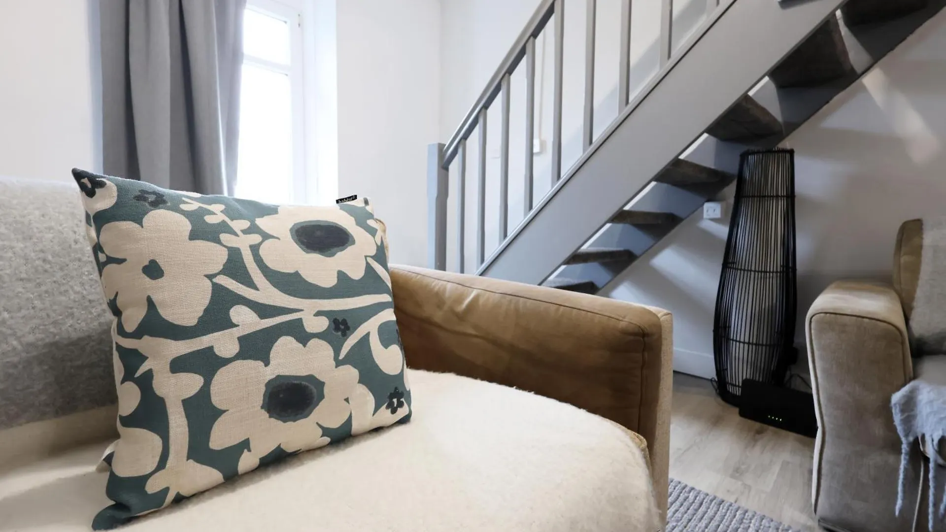 City, Sleeps 5, Tv Every Room Swansea