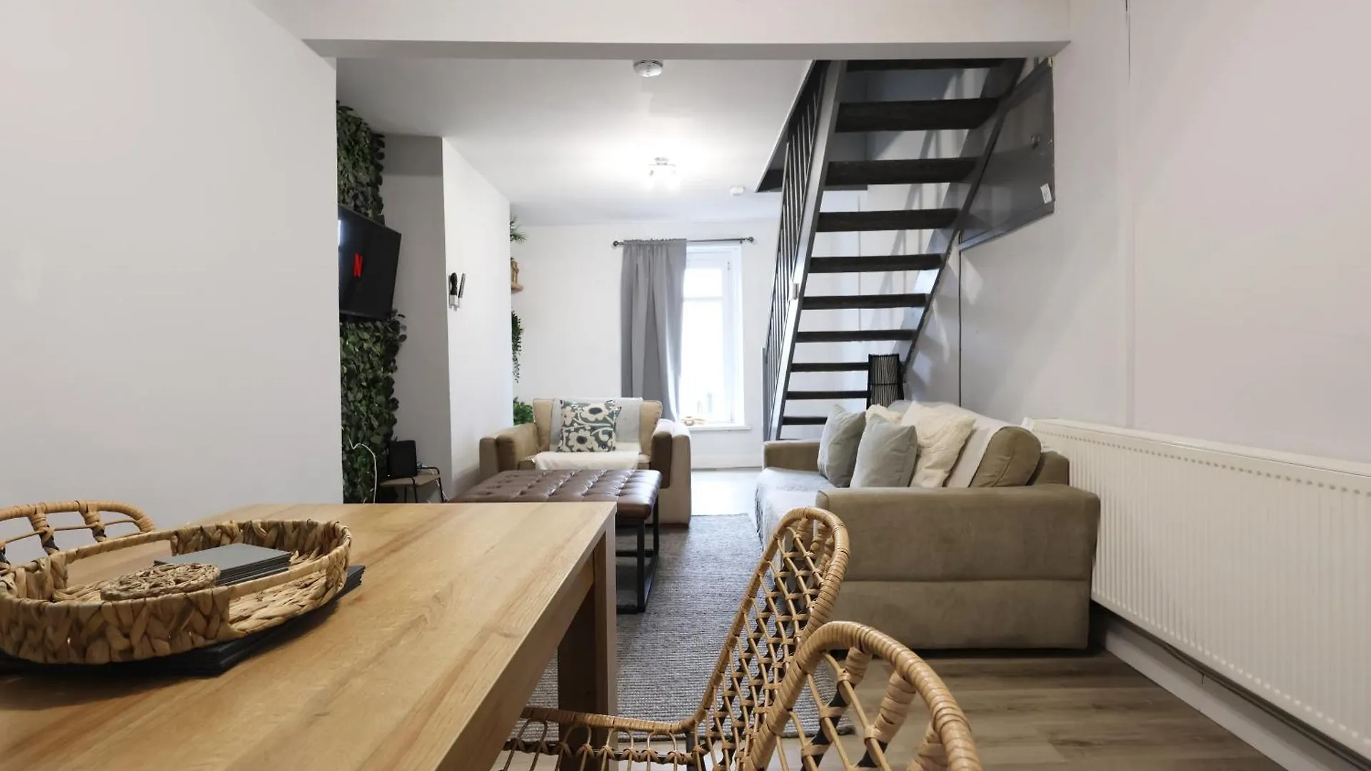 City, Sleeps 5, Tv Every Room Swansea United Kingdom