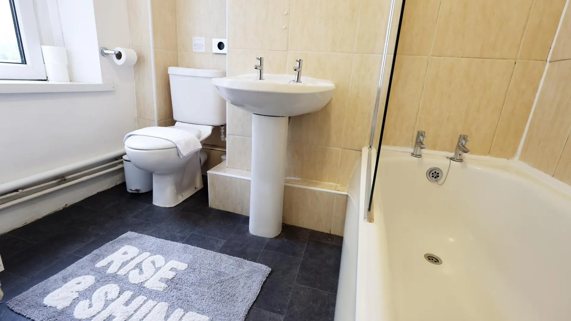 City, Sleeps 5, Tv Every Room Swansea Holiday home