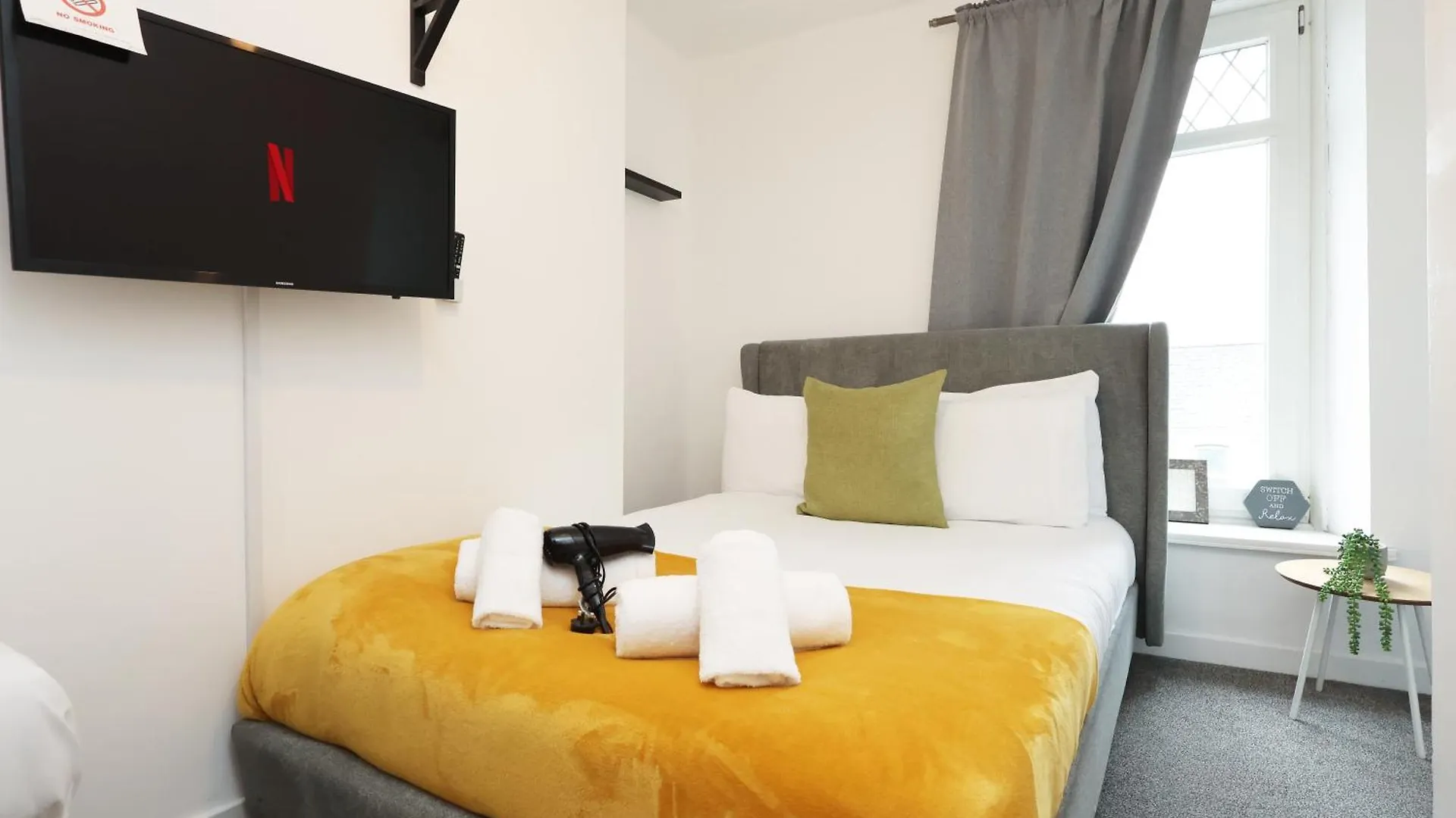 Holiday home City, Sleeps 5, Tv Every Room Swansea