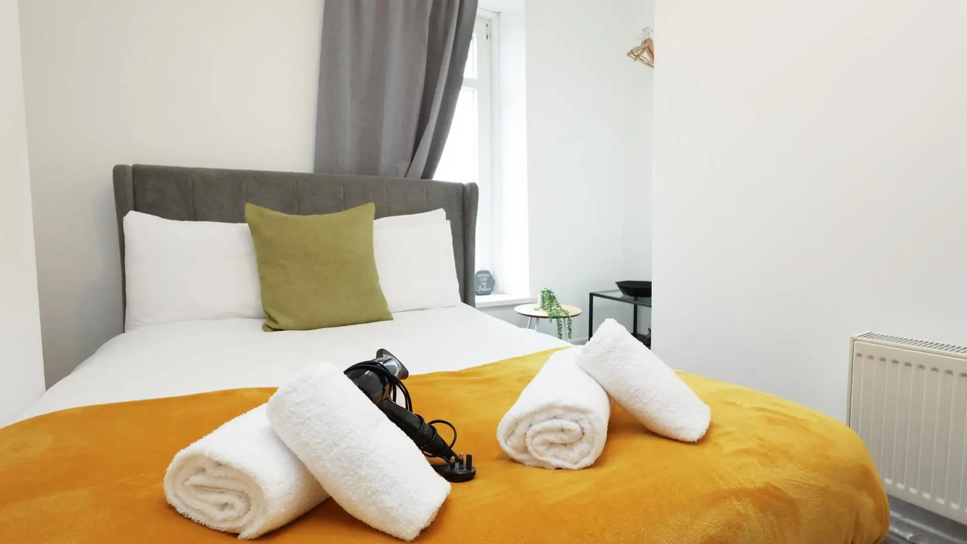 City, Sleeps 5, Tv Every Room Swansea Holiday home